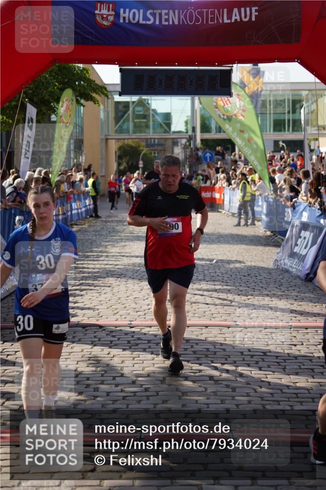 13.06.2025 - Holstenköstenlauf Felixshl http://msf.ph/oto/7934024 13.06.2025 18:03:32 Laufen 2442, 2481, 2849, 2909, 3080, 3190, 3259, 3779, 3806, 3834 meine-sportfotos.de