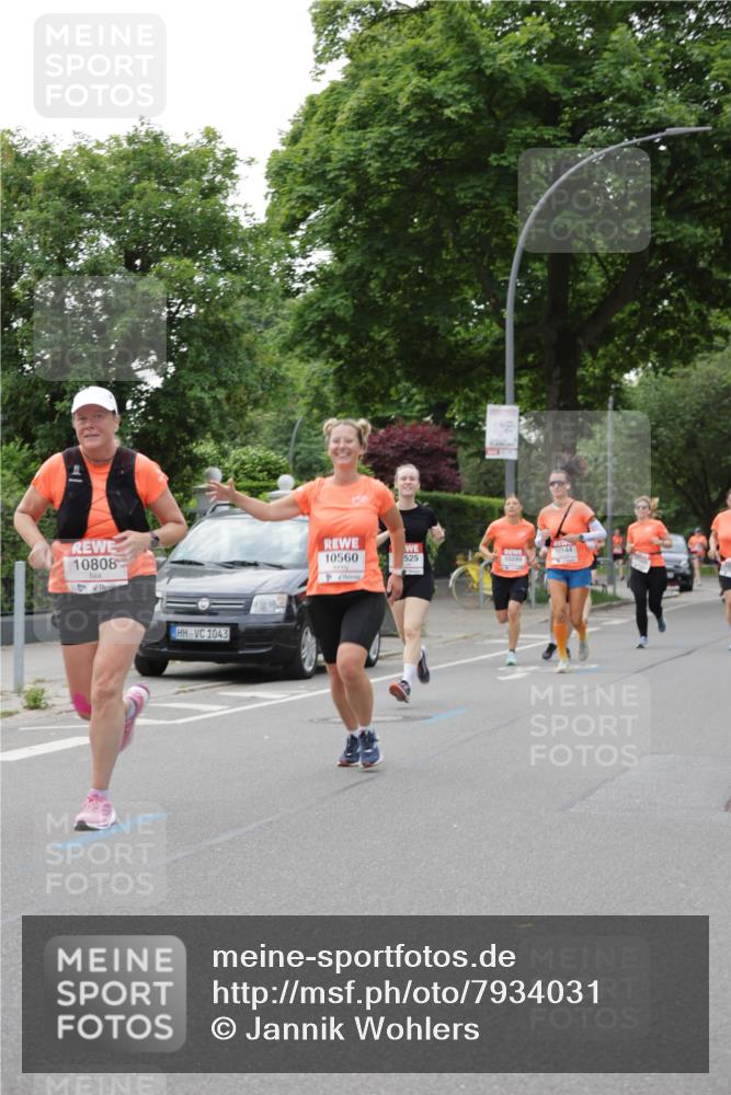 15.06.2025 - REWE Women's Run Jannik Wohlers http://msf.ph/oto/7934031 15.06.2025 08:25:31 Laufen 10808, 1043, 10560, 10144, 525, 10289 meine-sportfotos.de