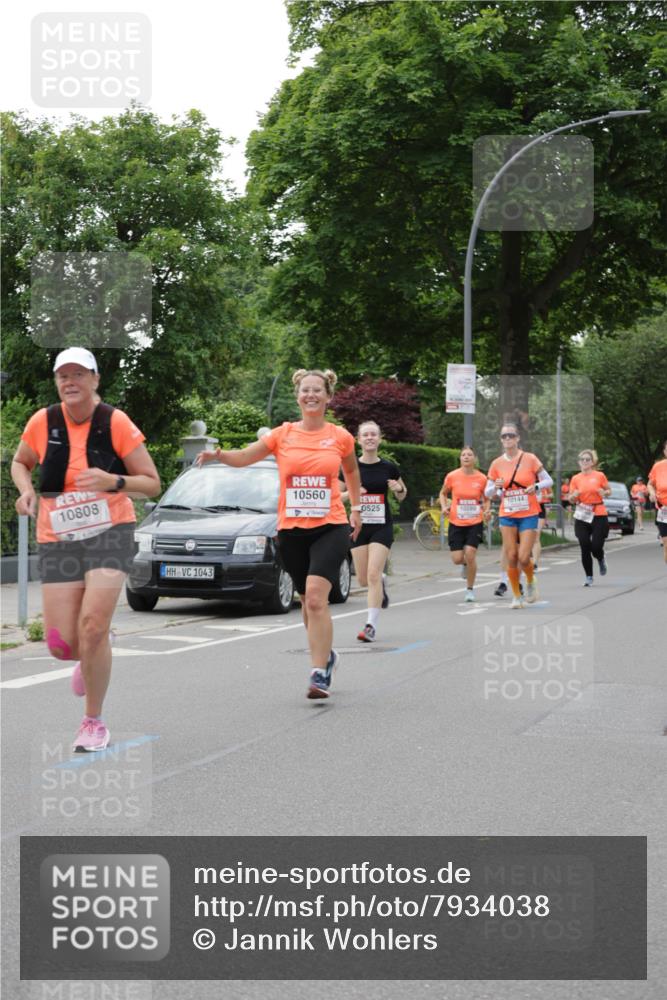 15.06.2025 - REWE Women's Run Jannik Wohlers http://msf.ph/oto/7934038 15.06.2025 08:25:31 Laufen 10808, 1043, 10560, 10144, 0525, 10289 meine-sportfotos.de