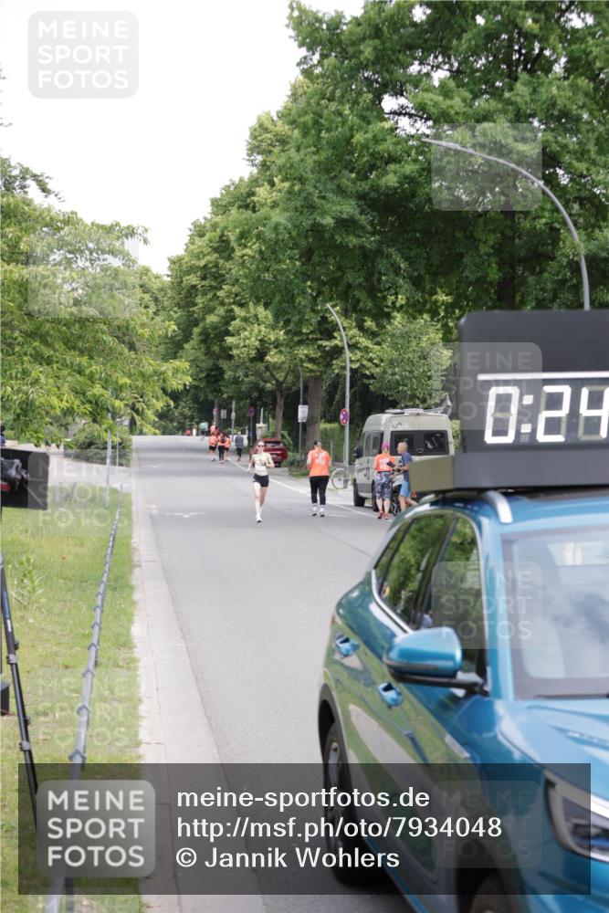 15.06.2025 - REWE Women's Run Jannik Wohlers http://msf.ph/oto/7934048 15.06.2025 08:34:43 Laufen 0, 29 meine-sportfotos.de