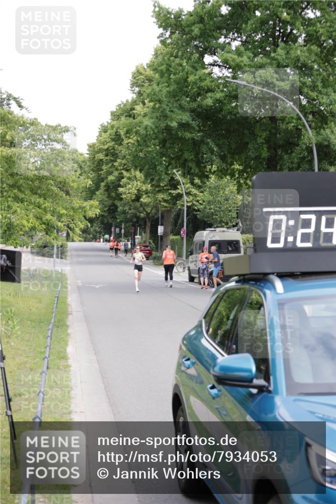 15.06.2025 - REWE Women's Run Jannik Wohlers http://msf.ph/oto/7934053 15.06.2025 08:34:43 Laufen 12, 0 meine-sportfotos.de