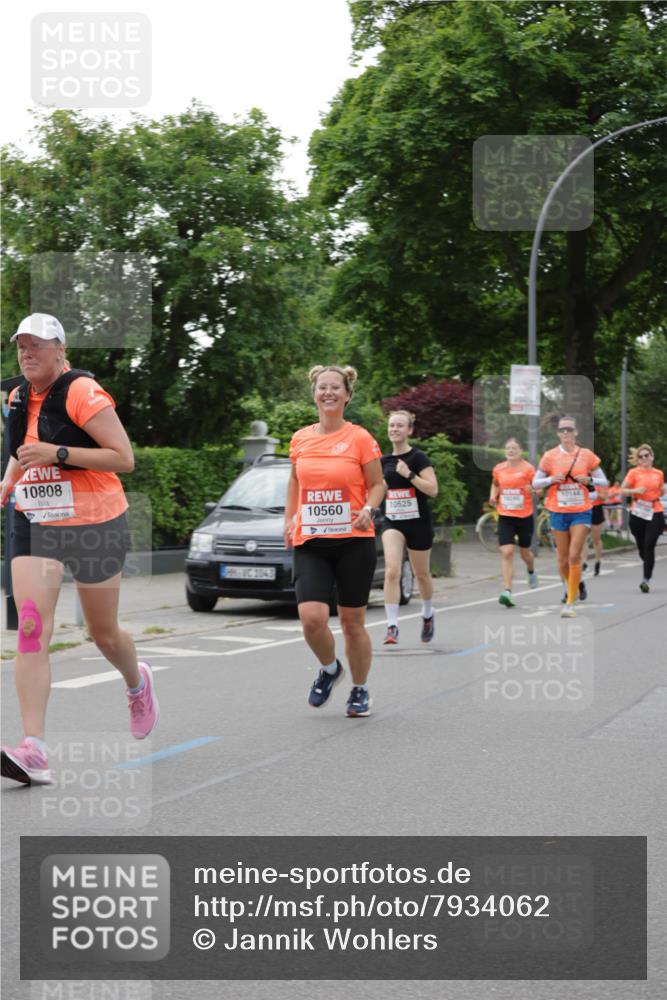 15.06.2025 - REWE Women's Run Jannik Wohlers http://msf.ph/oto/7934062 15.06.2025 08:25:31 Laufen 10808, 10560, 10525, 10144 meine-sportfotos.de
