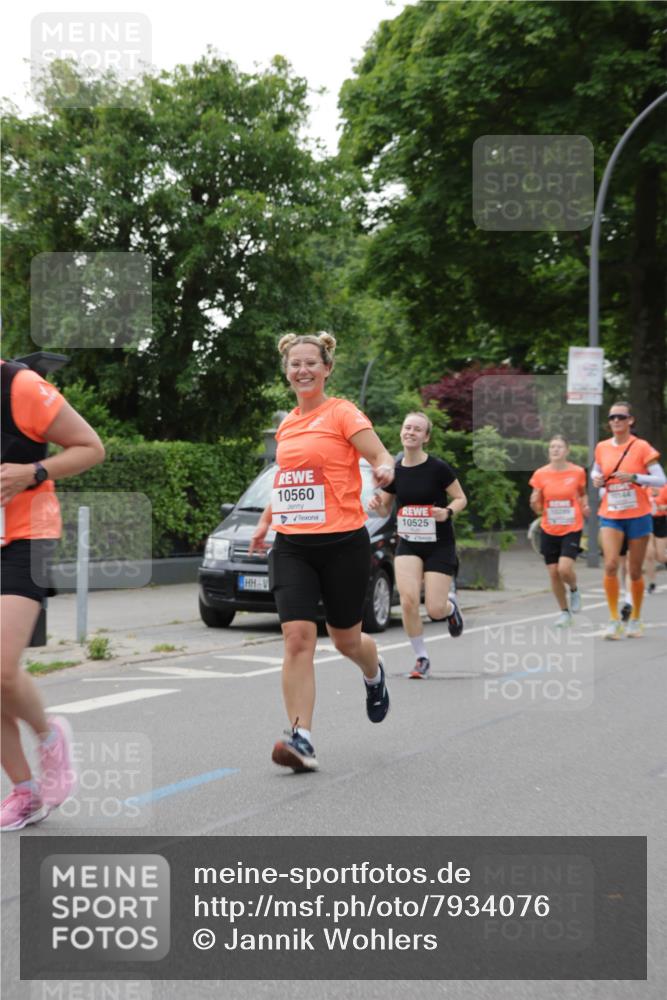 15.06.2025 - REWE Women's Run Jannik Wohlers http://msf.ph/oto/7934076 15.06.2025 08:25:31 Laufen 10560, 10525 meine-sportfotos.de