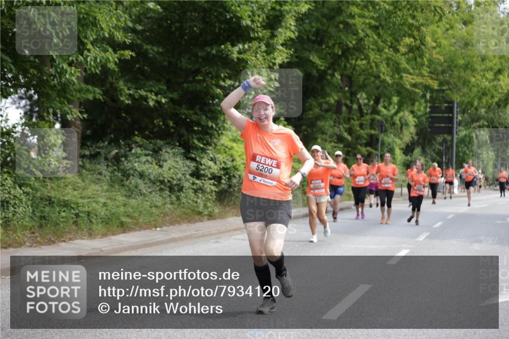 15.06.2025 - REWE Women's Run Jannik Wohlers http://msf.ph/oto/7934120 15.06.2025 10:12:05 Laufen 5200, 5509 meine-sportfotos.de