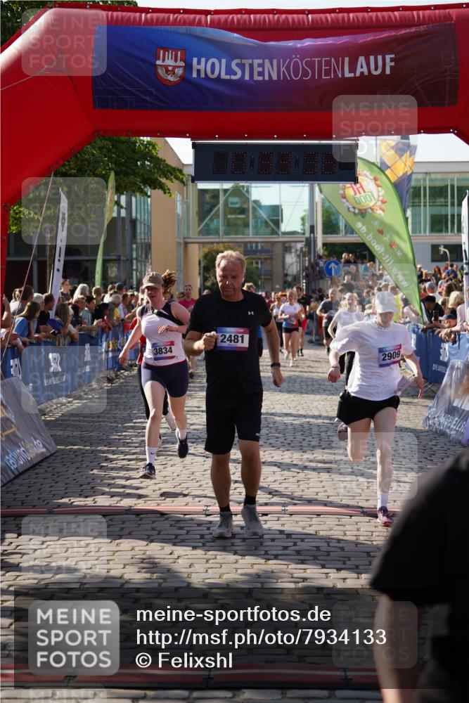 13.06.2025 - Holstenköstenlauf Felixshl http://msf.ph/oto/7934133 13.06.2025 18:03:38 Laufen 2481, 2633, 2711, 2849, 2909, 2985, 3092, 3097, 3202, 3204, 3259, 3263, 3598, 3834, 3903, 3920, 3964 meine-sportfotos.de
