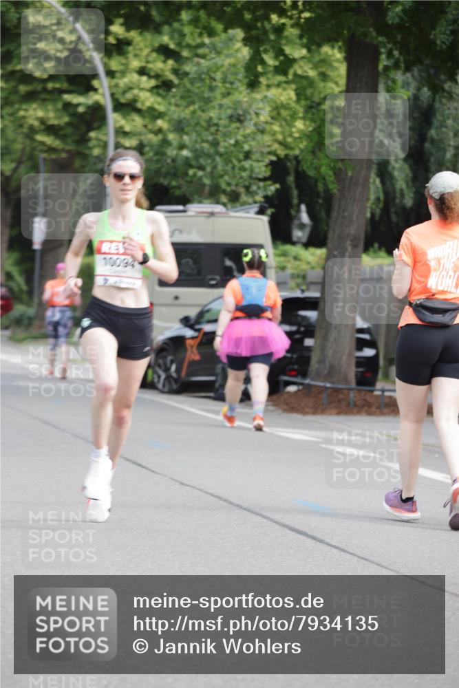15.06.2025 - REWE Women's Run Jannik Wohlers http://msf.ph/oto/7934135 15.06.2025 08:34:48 Laufen 10094 meine-sportfotos.de