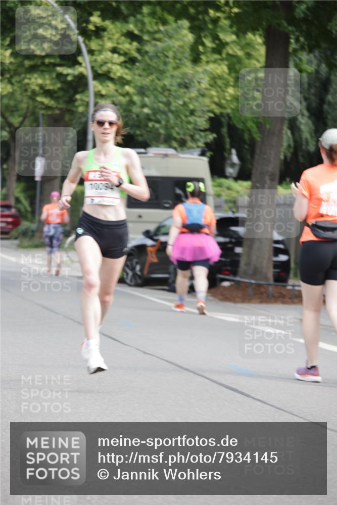 15.06.2025 - REWE Women's Run Jannik Wohlers http://msf.ph/oto/7934145 15.06.2025 08:34:48 Laufen 10094 meine-sportfotos.de