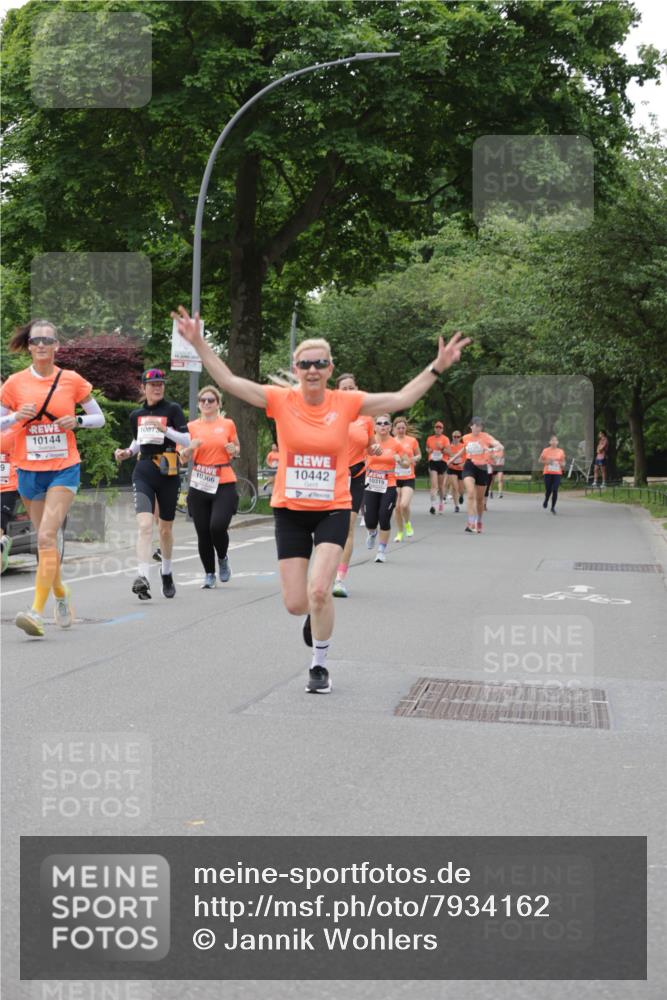 15.06.2025 - REWE Women's Run Jannik Wohlers http://msf.ph/oto/7934162 15.06.2025 08:25:33 Laufen 9, 10144, 10073, 10442, 10319, 1036 meine-sportfotos.de