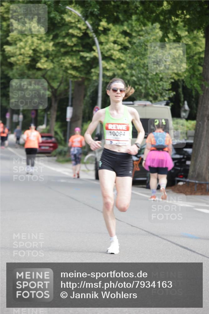 15.06.2025 - REWE Women's Run Jannik Wohlers http://msf.ph/oto/7934163 15.06.2025 08:34:48 Laufen 10094 meine-sportfotos.de