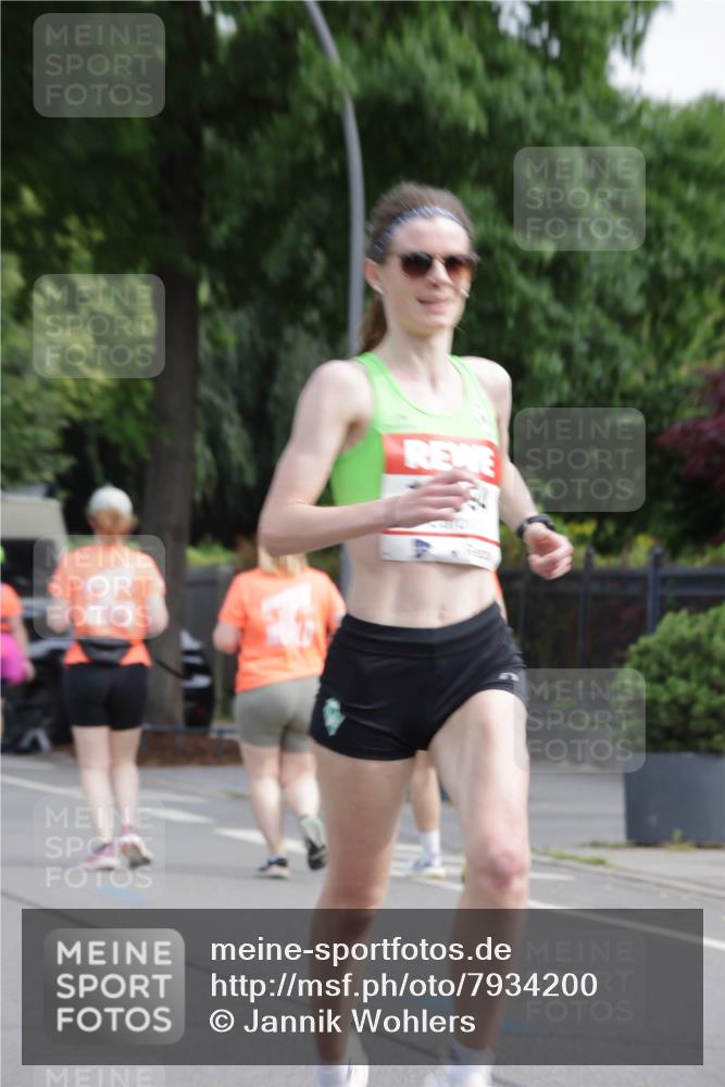 15.06.2025 - REWE Women's Run Jannik Wohlers http://msf.ph/oto/7934200 15.06.2025 08:34:49 Laufen  meine-sportfotos.de