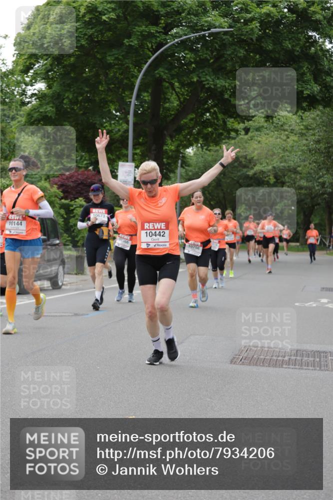 15.06.2025 - REWE Women's Run Jannik Wohlers http://msf.ph/oto/7934206 15.06.2025 08:25:33 Laufen 10144, 10673, 10366, 10442, 10756 meine-sportfotos.de