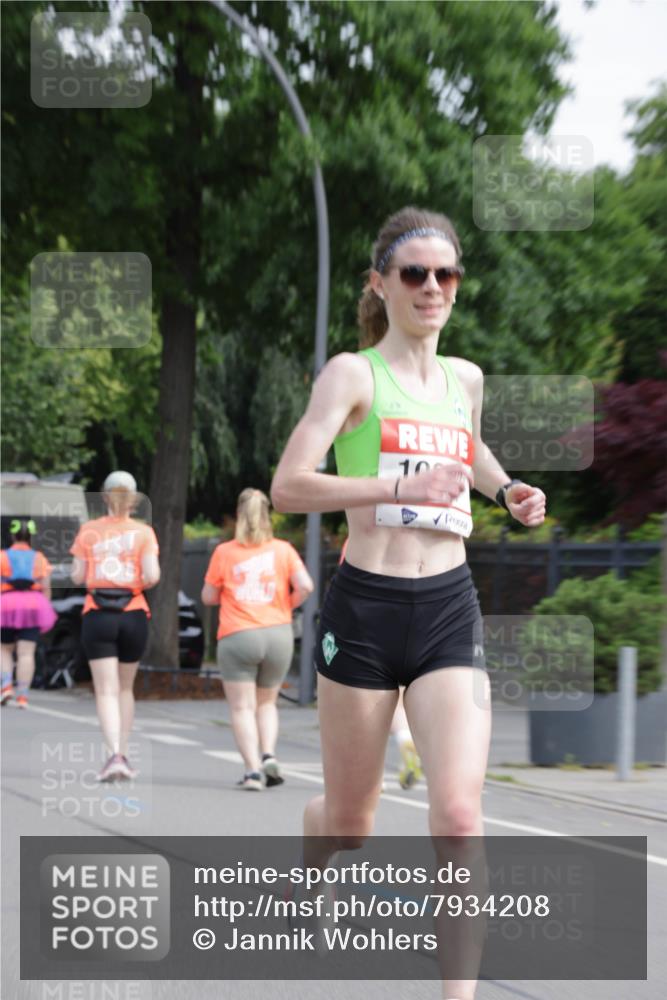15.06.2025 - REWE Women's Run Jannik Wohlers http://msf.ph/oto/7934208 15.06.2025 08:34:49 Laufen 71, 10 meine-sportfotos.de