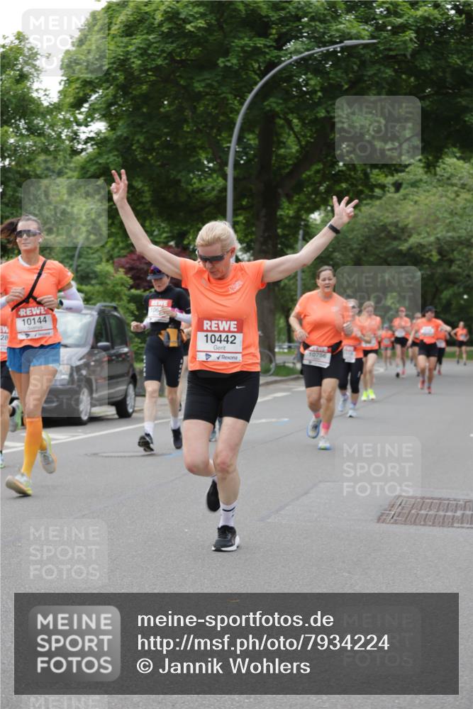 15.06.2025 - REWE Women's Run Jannik Wohlers http://msf.ph/oto/7934224 15.06.2025 08:25:34 Laufen 28, 10144, 10442, 10756 meine-sportfotos.de