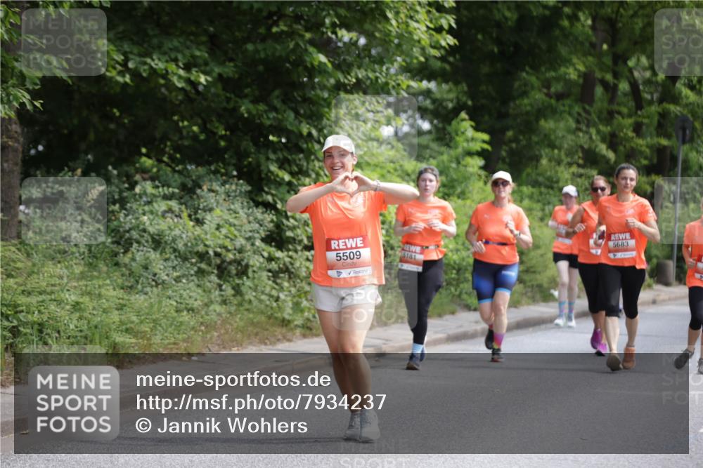 15.06.2025 - REWE Women's Run Jannik Wohlers http://msf.ph/oto/7934237 15.06.2025 10:12:07 Laufen 5509, 5683, 5181 meine-sportfotos.de