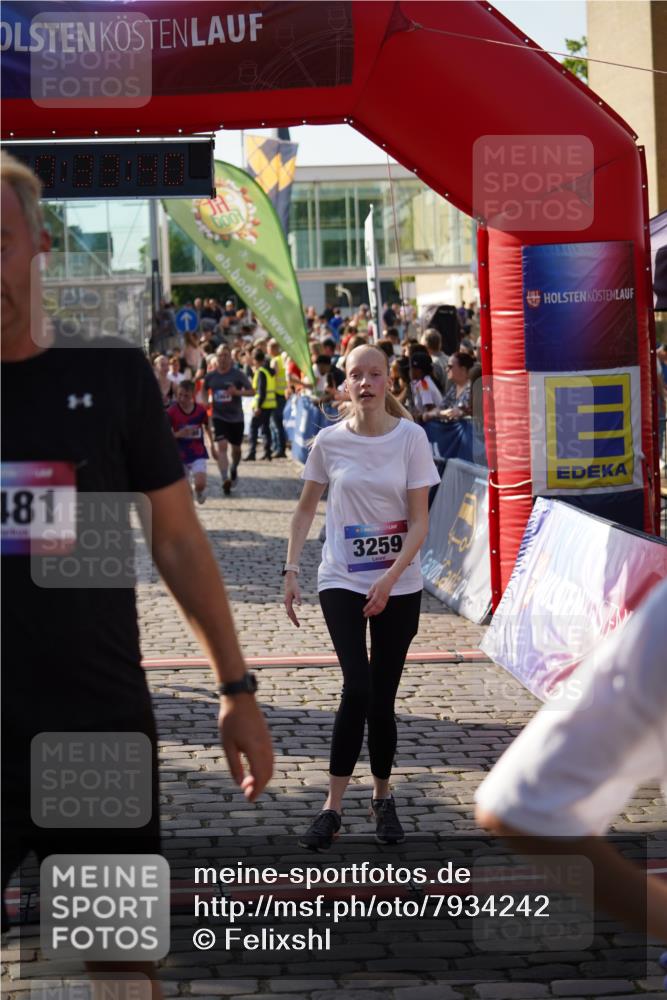 13.06.2025 - Holstenköstenlauf Felixshl http://msf.ph/oto/7934242 13.06.2025 18:03:41 Laufen 2481, 2633, 2666, 2711, 2849, 2857, 2909, 2985, 3091, 3092, 3097, 3147, 3202, 3204, 3259, 3263, 3598, 3799, 3834, 3902, 3903, 3920, 3964 meine-sportfotos.de
