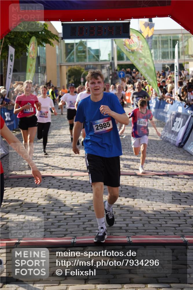 13.06.2025 - Holstenköstenlauf Felixshl http://msf.ph/oto/7934296 13.06.2025 18:03:42 Laufen 2017, 2481, 2633, 2666, 2711, 2849, 2857, 2859, 2909, 2946, 2985, 3091, 3092, 3097, 3147, 3202, 3204, 3259, 3263, 3598, 3799, 3834, 3902, 3903, 3920, 3964 meine-sportfotos.de