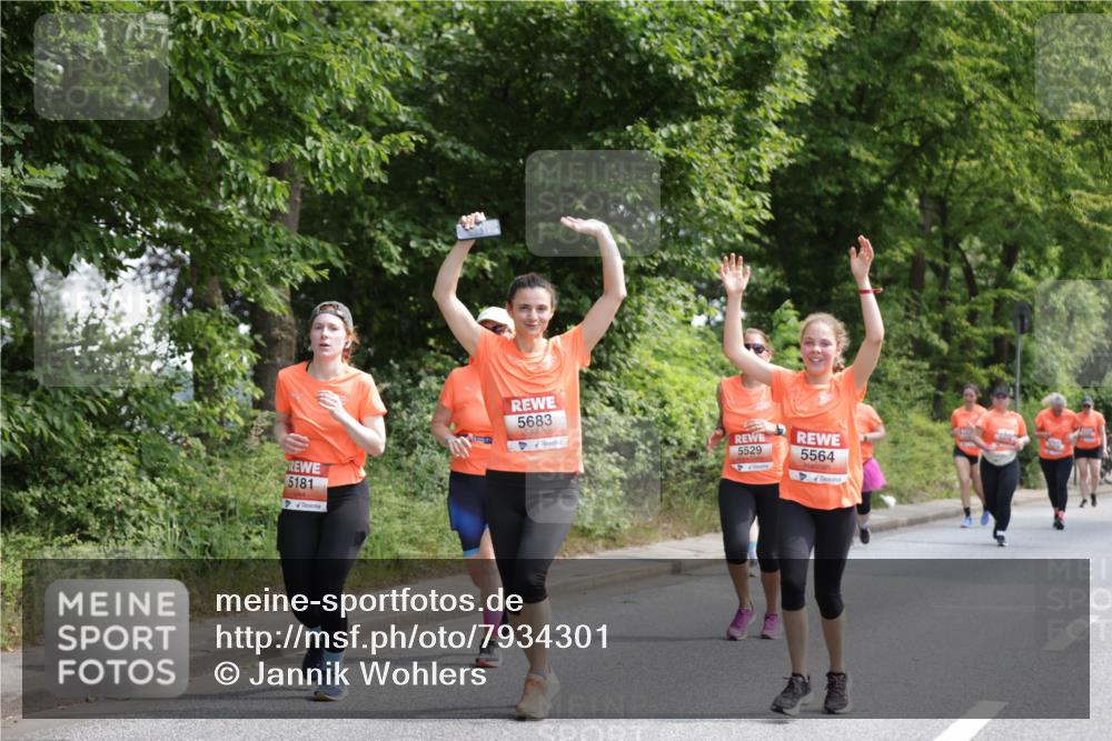 15.06.2025 - REWE Women's Run Jannik Wohlers http://msf.ph/oto/7934301 15.06.2025 10:12:11 Laufen 5181, 5683, 5529, 5564 meine-sportfotos.de