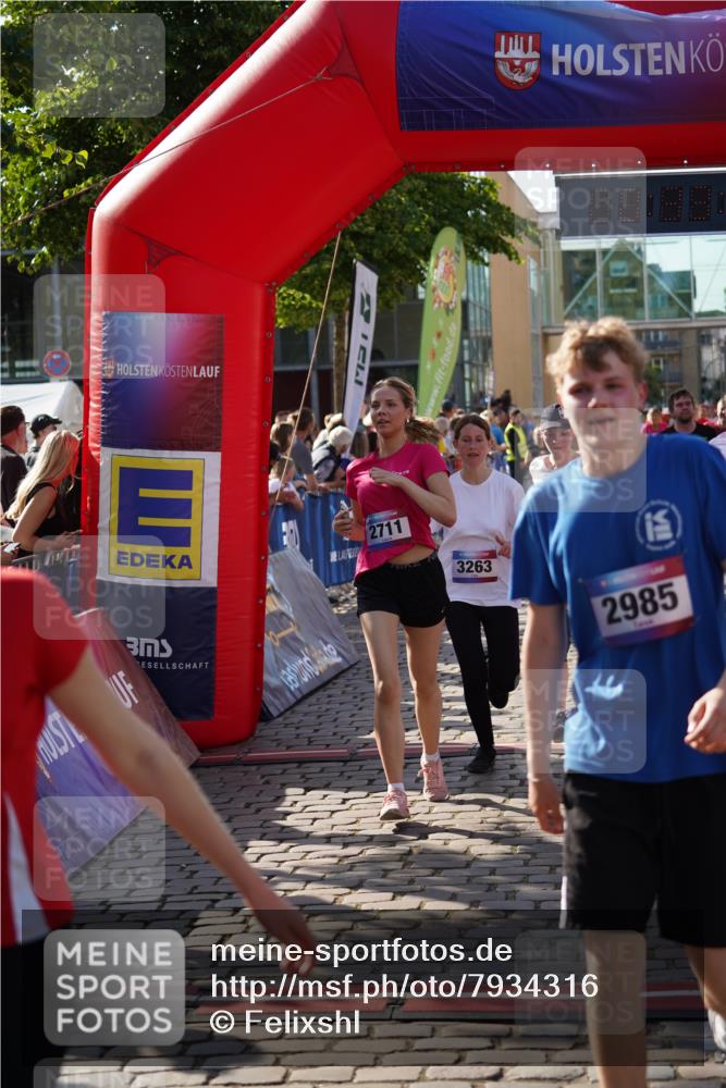13.06.2025 - Holstenköstenlauf Felixshl http://msf.ph/oto/7934316 13.06.2025 18:03:43 Laufen 2017, 2633, 2666, 2711, 2849, 2857, 2859, 2946, 2985, 3091, 3092, 3097, 3147, 3202, 3204, 3259, 3263, 3598, 3799, 3834, 3902, 3903, 3920, 3964 meine-sportfotos.de
