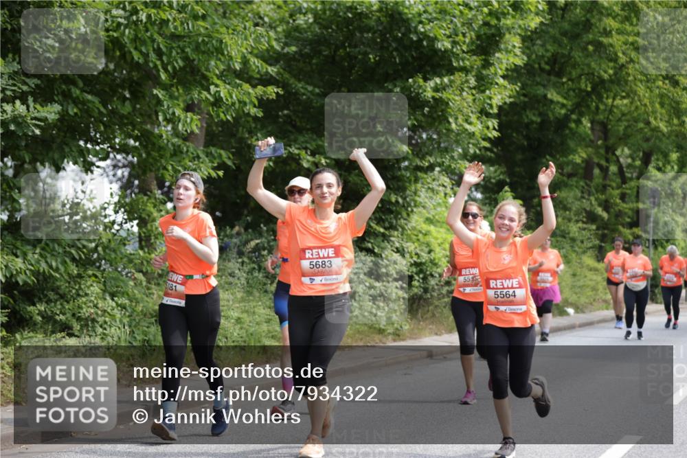 15.06.2025 - REWE Women's Run Jannik Wohlers http://msf.ph/oto/7934322 15.06.2025 10:12:11 Laufen 181, 5683, 55, 5564 meine-sportfotos.de