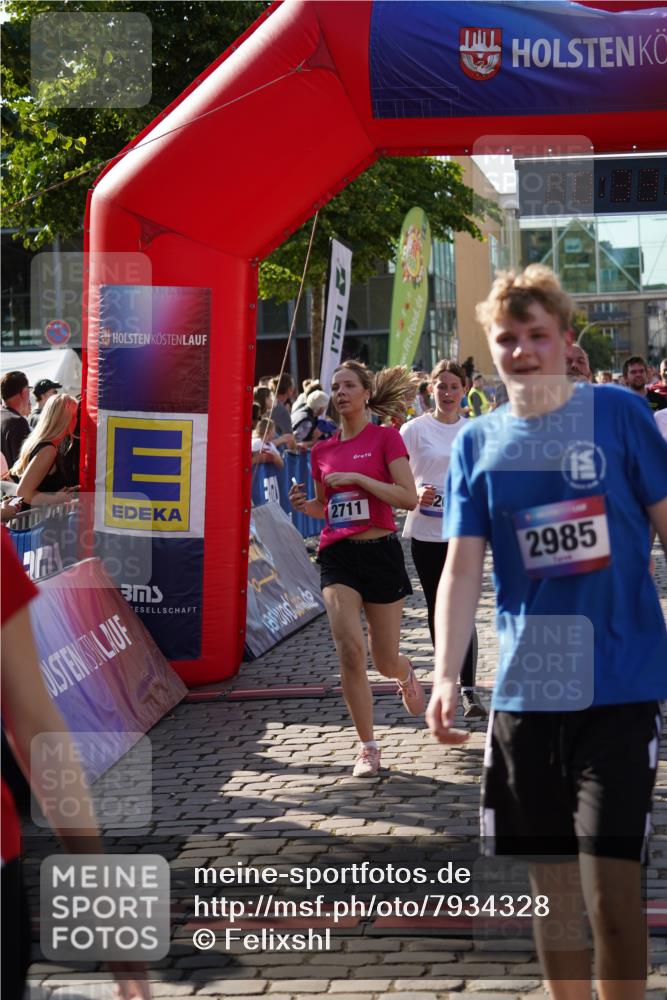 13.06.2025 - Holstenköstenlauf Felixshl http://msf.ph/oto/7934328 13.06.2025 18:03:44 Laufen 2017, 2633, 2666, 2711, 2857, 2859, 2946, 2985, 3091, 3092, 3097, 3147, 3202, 3204, 3259, 3263, 3598, 3799, 3902, 3903, 3920, 3964 meine-sportfotos.de