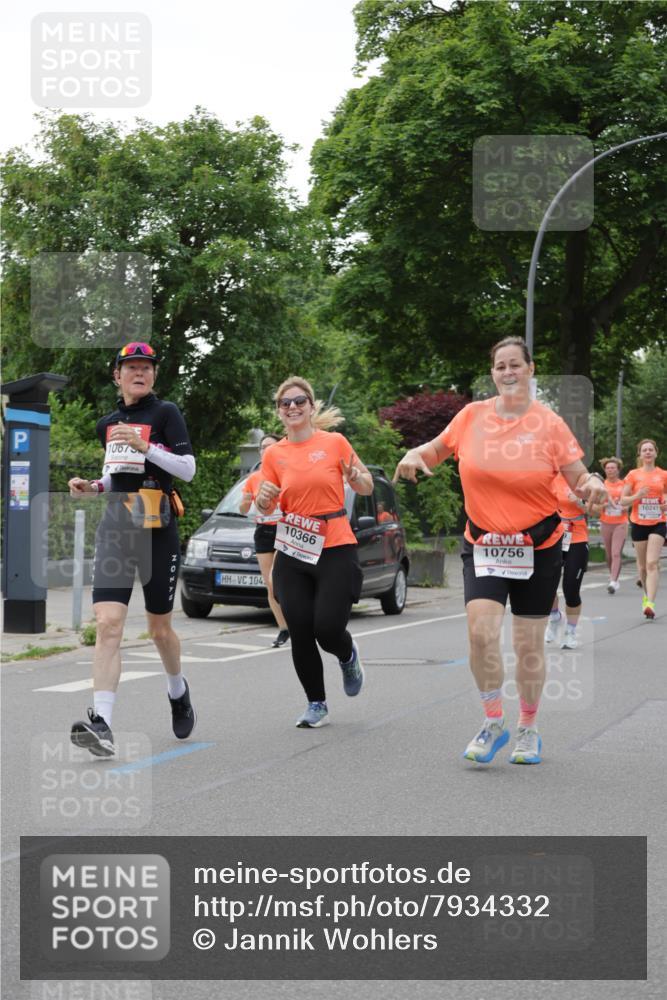 15.06.2025 - REWE Women's Run Jannik Wohlers http://msf.ph/oto/7934332 15.06.2025 08:25:36 Laufen 1067, 104, 10366, 10756, 10241, 40 meine-sportfotos.de