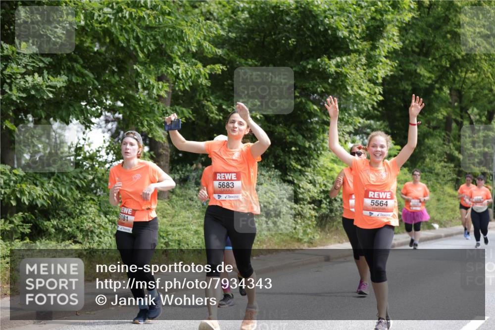 15.06.2025 - REWE Women's Run Jannik Wohlers http://msf.ph/oto/7934343 15.06.2025 10:12:11 Laufen 5181, 5683, 5564 meine-sportfotos.de