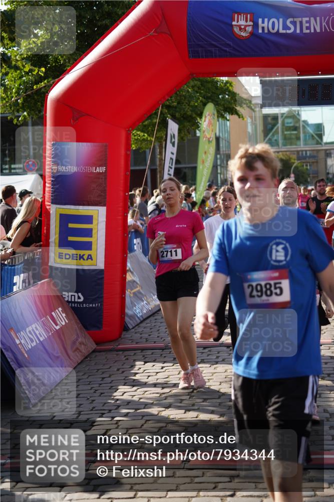 13.06.2025 - Holstenköstenlauf Felixshl http://msf.ph/oto/7934344 13.06.2025 18:03:44 Laufen 2017, 2633, 2666, 2711, 2857, 2859, 2946, 2985, 3091, 3092, 3097, 3147, 3202, 3204, 3259, 3263, 3598, 3799, 3902, 3903, 3920, 3964 meine-sportfotos.de