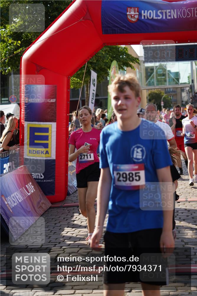 13.06.2025 - Holstenköstenlauf Felixshl http://msf.ph/oto/7934371 13.06.2025 18:03:44 Laufen 2017, 2633, 2666, 2711, 2857, 2859, 2946, 2985, 3091, 3092, 3097, 3147, 3202, 3204, 3259, 3263, 3598, 3799, 3902, 3903, 3920, 3964 meine-sportfotos.de