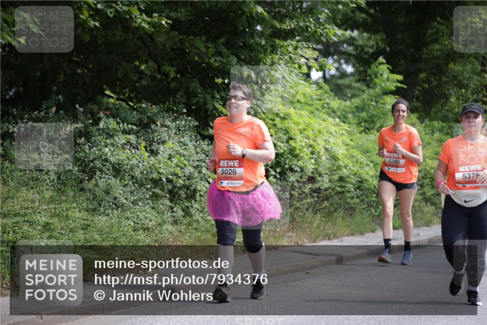 15.06.2025 - REWE Women's Run Jannik Wohlers http://msf.ph/oto/7934376 15.06.2025 10:12:16 Laufen 5026, 5380, 5376 meine-sportfotos.de