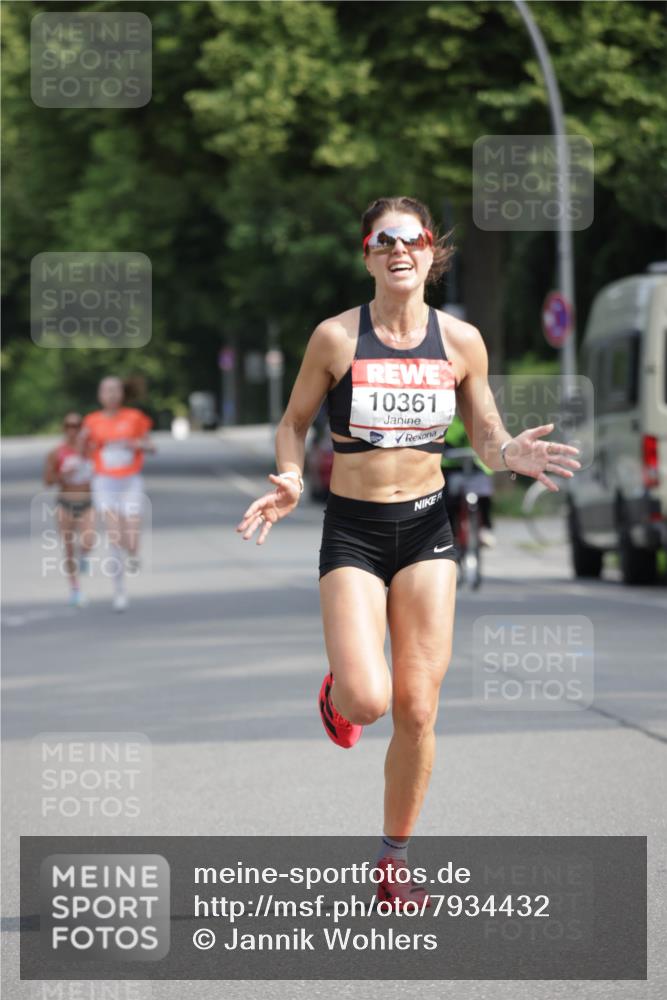 15.06.2025 - REWE Women's Run Jannik Wohlers http://msf.ph/oto/7934432 15.06.2025 08:37:46 Laufen 10361 meine-sportfotos.de
