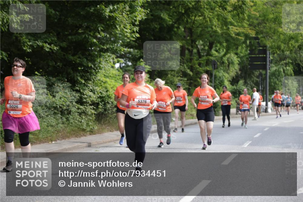 15.06.2025 - REWE Women's Run Jannik Wohlers http://msf.ph/oto/7934451 15.06.2025 10:12:18 Laufen 5026, 5376, 5379, 5391 meine-sportfotos.de