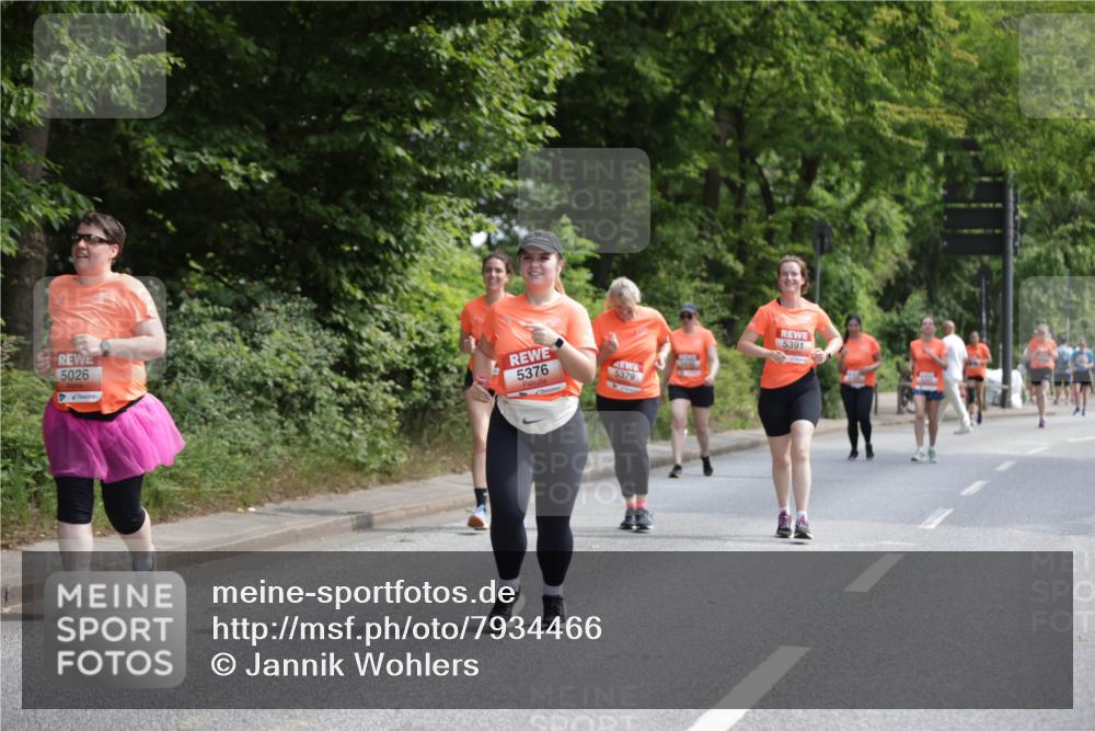 15.06.2025 - REWE Women's Run Jannik Wohlers http://msf.ph/oto/7934466 15.06.2025 10:12:18 Laufen 5026, 5376, 5379, 5391 meine-sportfotos.de