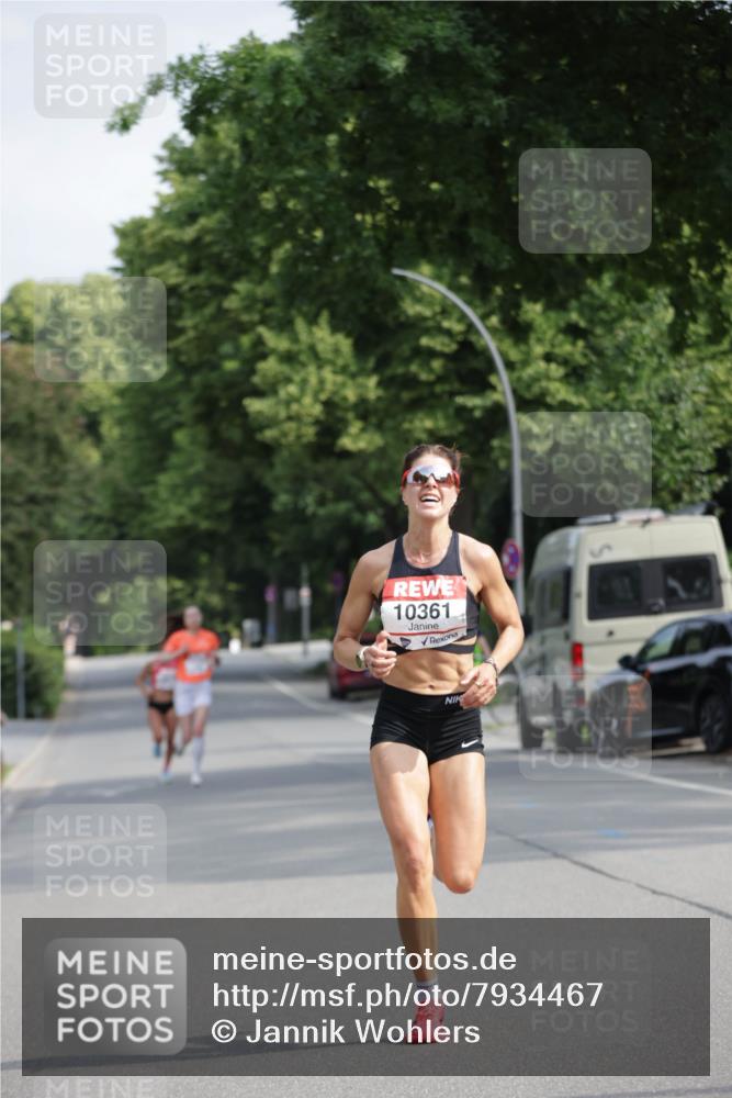 15.06.2025 - REWE Women's Run Jannik Wohlers http://msf.ph/oto/7934467 15.06.2025 08:37:47 Laufen 10361 meine-sportfotos.de
