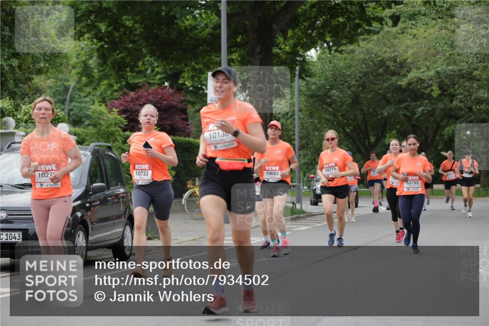 15.06.2025 - REWE Women's Run Jannik Wohlers http://msf.ph/oto/7934502 15.06.2025 08:25:40 Laufen 1043, 1027, 10733, 15, 10130, 10693, 10775, 10795 meine-sportfotos.de