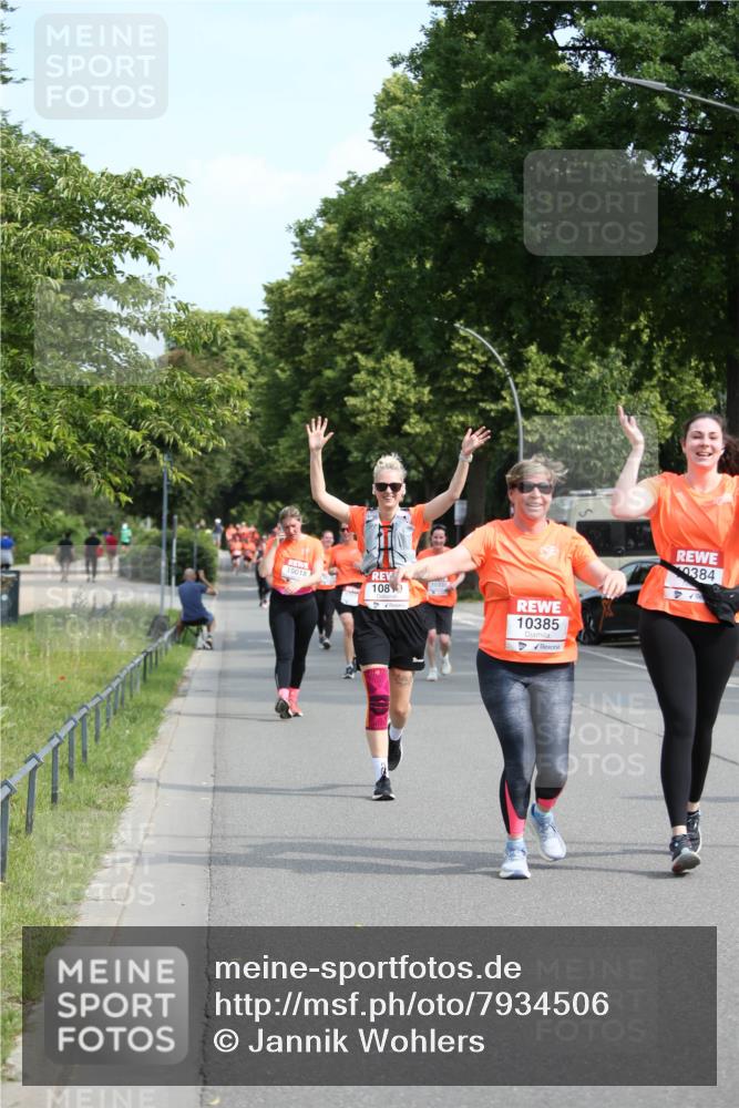 15.06.2025 - REWE Women's Run Jannik Wohlers http://msf.ph/oto/7934506 15.06.2025 09:52:12 Laufen 10018, 108, 10335, 10385, 0384 meine-sportfotos.de