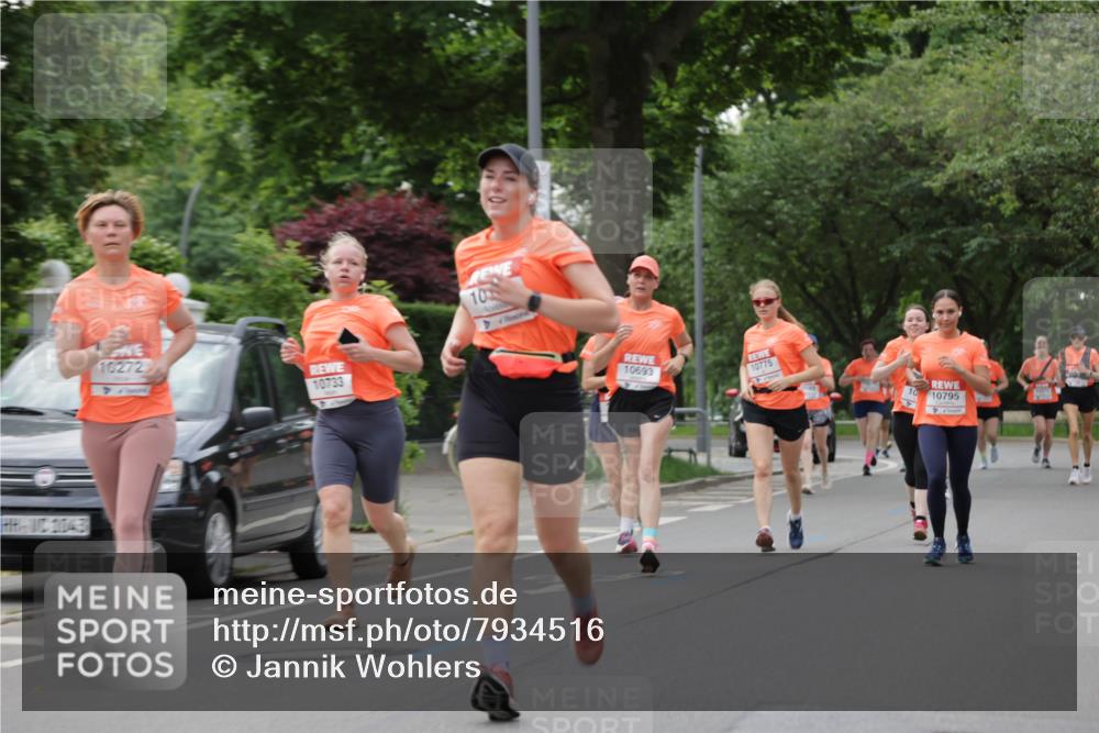 15.06.2025 - REWE Women's Run Jannik Wohlers http://msf.ph/oto/7934516 15.06.2025 08:25:40 Laufen 10272, 10693, 10733, 10775, 10795 meine-sportfotos.de