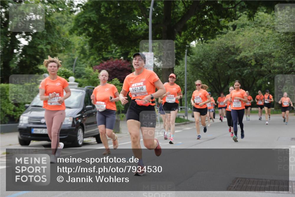 15.06.2025 - REWE Women's Run Jannik Wohlers http://msf.ph/oto/7934530 15.06.2025 08:25:40 Laufen 0272, 10733, 10136, 10693, 10775, 10795 meine-sportfotos.de