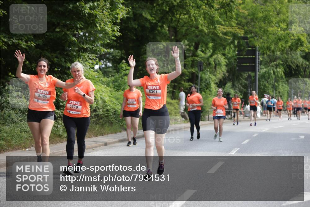 15.06.2025 - REWE Women's Run Jannik Wohlers http://msf.ph/oto/7934531 15.06.2025 10:12:21 Laufen 5380, 5630, 5379, 5391, 5641 meine-sportfotos.de