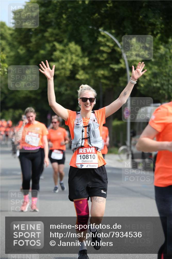 15.06.2025 - REWE Women's Run Jannik Wohlers http://msf.ph/oto/7934536 15.06.2025 09:52:13 Laufen 10810 meine-sportfotos.de