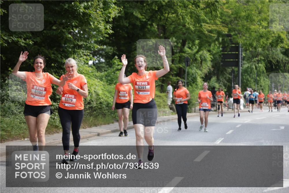 15.06.2025 - REWE Women's Run Jannik Wohlers http://msf.ph/oto/7934539 15.06.2025 10:12:21 Laufen 5630, 5380, 5379, 5391, 6641 meine-sportfotos.de