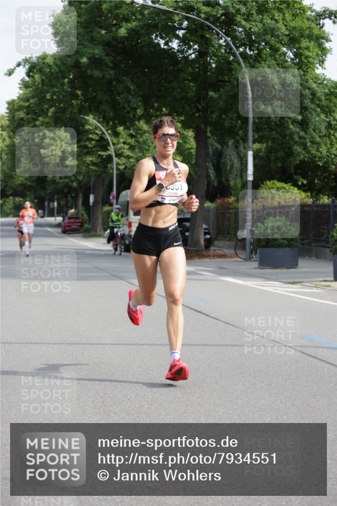 15.06.2025 - REWE Women's Run Jannik Wohlers http://msf.ph/oto/7934551 15.06.2025 08:37:48 Laufen 0361 meine-sportfotos.de
