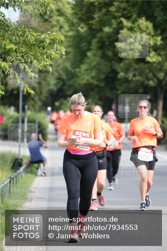 15.06.2025 - REWE Women's Run Jannik Wohlers http://msf.ph/oto/7934553 15.06.2025 09:52:15 Laufen  meine-sportfotos.de