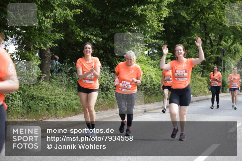 15.06.2025 - REWE Women's Run Jannik Wohlers http://msf.ph/oto/7934558 15.06.2025 10:12:21 Laufen 5380, 5379, 5391, 5630, 5296, 5541 meine-sportfotos.de