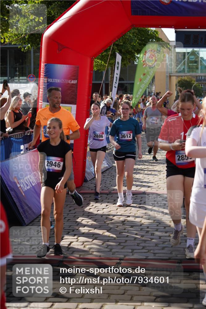 13.06.2025 - Holstenköstenlauf Felixshl http://msf.ph/oto/7934601 13.06.2025 18:03:53 Laufen 2017, 2192, 2573, 2756, 2832, 2833, 2859, 2886, 2946, 3091, 3274, 3596, 3611, 3612, 3837, 3908 meine-sportfotos.de
