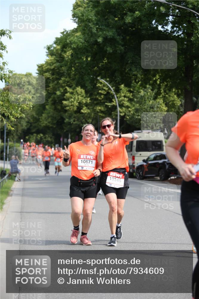 15.06.2025 - REWE Women's Run Jannik Wohlers http://msf.ph/oto/7934609 15.06.2025 09:52:20 Laufen 10671, 10345 meine-sportfotos.de