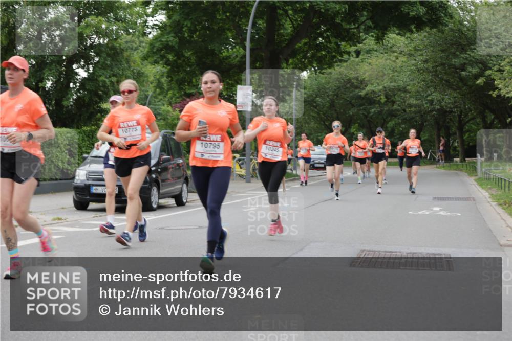 15.06.2025 - REWE Women's Run Jannik Wohlers http://msf.ph/oto/7934617 15.06.2025 08:25:44 Laufen 10775, 10795, 10245 meine-sportfotos.de