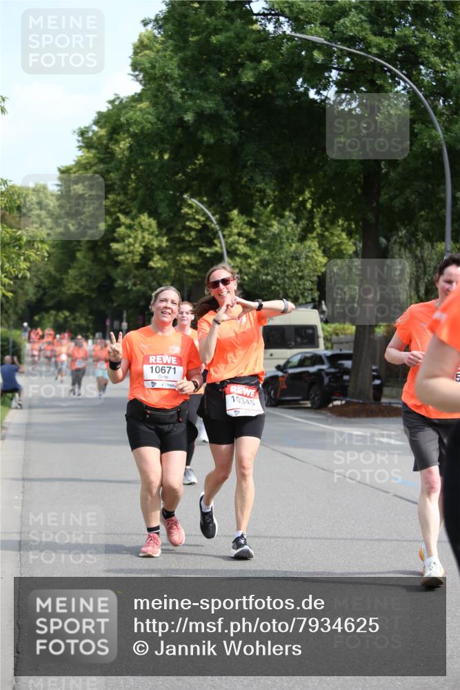 15.06.2025 - REWE Women's Run Jannik Wohlers http://msf.ph/oto/7934625 15.06.2025 09:52:20 Laufen 10671, 10345 meine-sportfotos.de