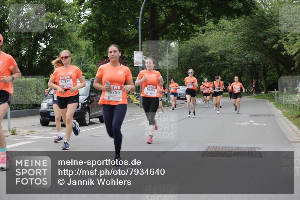 15.06.2025 - REWE Women's Run Jannik Wohlers http://msf.ph/oto/7934640 15.06.2025 08:25:45 Laufen 10775, 4, 10245, 0795 meine-sportfotos.de