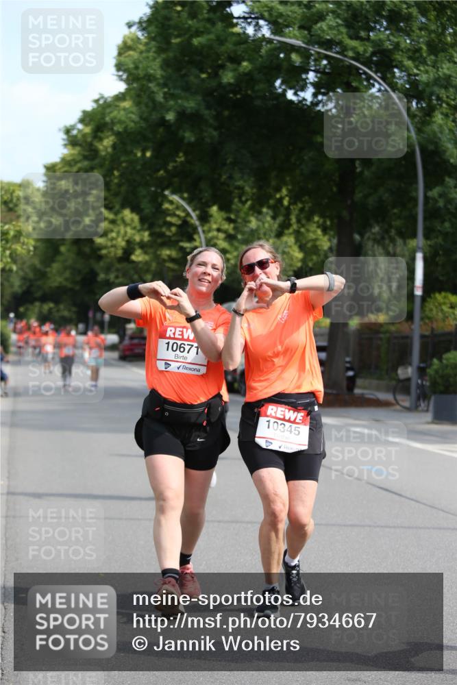 15.06.2025 - REWE Women's Run Jannik Wohlers http://msf.ph/oto/7934667 15.06.2025 09:52:21 Laufen 10671, 10345 meine-sportfotos.de