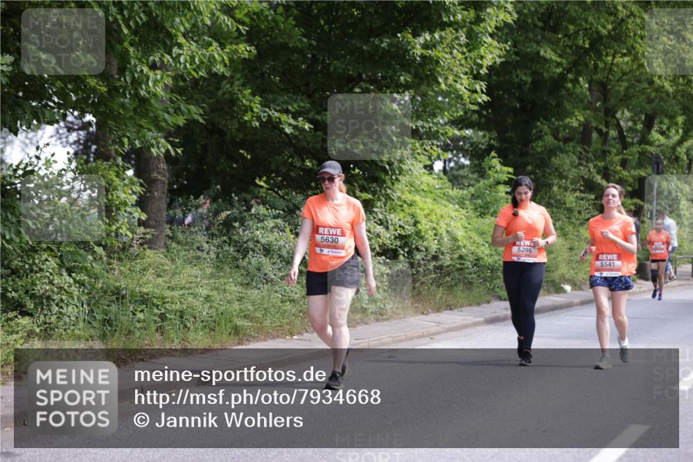 15.06.2025 - REWE Women's Run Jannik Wohlers http://msf.ph/oto/7934668 15.06.2025 10:12:25 Laufen 5630, 5296, 5541 meine-sportfotos.de